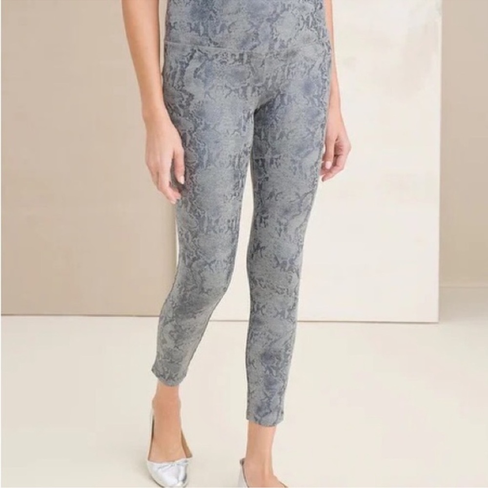 Chico’s Zenergy So Slimming Snake Foil Legging NWT